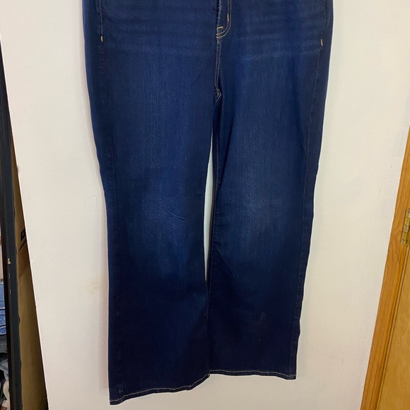 Lane Bryant Curvy Fit High Rise Boot Cut Jeans Dark Wash - Picture 6 of 7